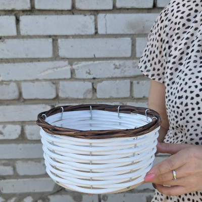 10 штук. Плетёная корзинка Д18 "Маленькая белая с шоколадом"